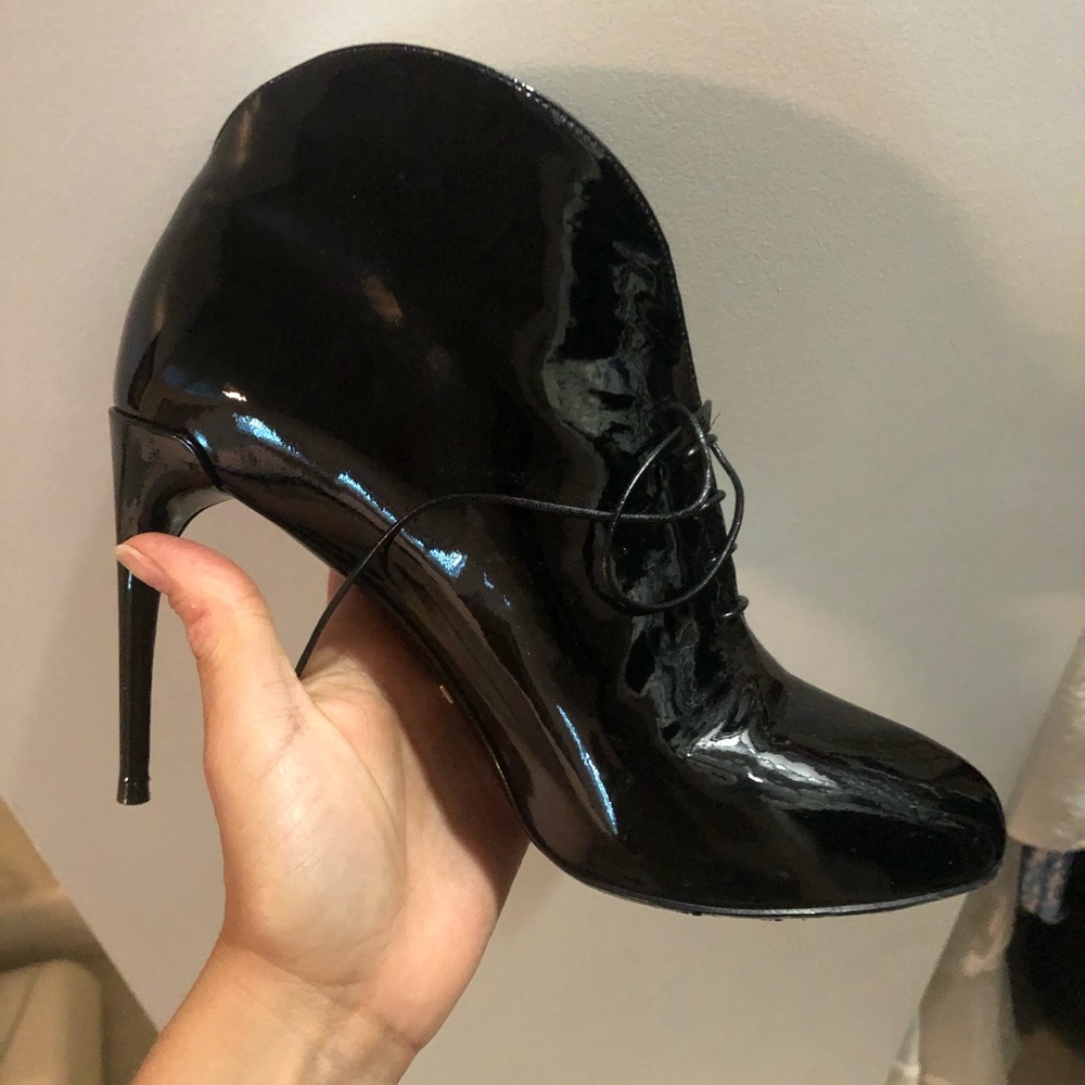 Gucci black patten leather ankle boots